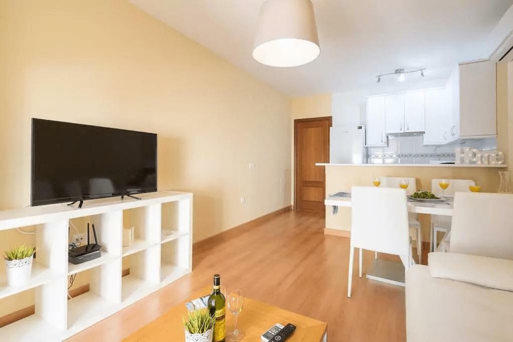 Shiny Lud Family Apartment Malaga Zewnętrze zdjęcie